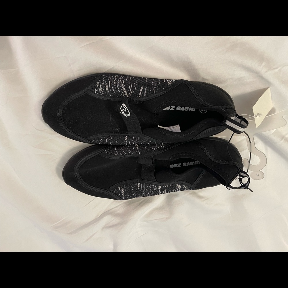 NWT Wavezone Womens Watershoes Sz 8